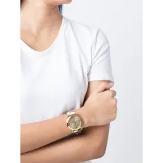 Burberry BU9026 Kadın Kol Saati Burberry BU9026 Kadın Kol Saati