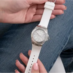 Guess GUGW0118L3 Kadın Kol Saati Guess GUGW0118L3 Kadın Kol Saati