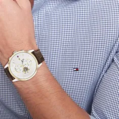 Tommy Hilfiger TH1710501 Erkek Kol Saati Tommy Hilfiger TH1710501 Erkek Kol Saati