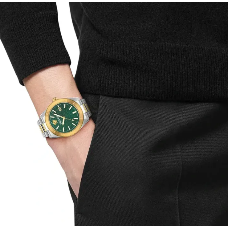 Versace VRSCVE8E00524 Erkek Kol Saati Versace VRSCVE8E00524 Erkek Kol Saati