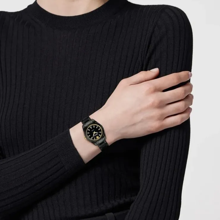 Versace VRSCVE9F00124 Kadın Kol Saati Versace VRSCVE9F00124 Kadın Kol Saati