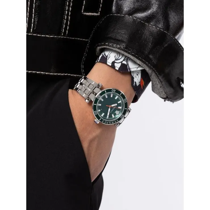 Versace VRSCVEZ300421 Erkek Kol Saati Versace VRSCVEZ300421 Erkek Kol Saati